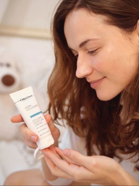 Азуленовий зволожувальний крем для нормальної шкіри Крістіна Christina Elastin Collagen Azulene Moisture Cream 60 мл &mdash; глибоке гідроживлення, відновлення еластичності та заспокоєння CHR370 фото