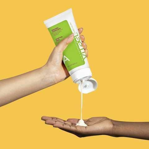 Маска для фарбованого волосся Vitael Colored Hair Acidifying Mask 250 мл Вітаел захист кольору, глибоке зволоження та кислий pH для блиску пасен VTL0002 фото