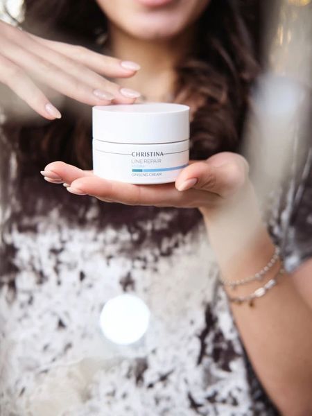 Крем із екстрактом женьшеню Christina Line Repair Hydra Ginseng Cream Крістіна, 50 мл  CHR935 фото