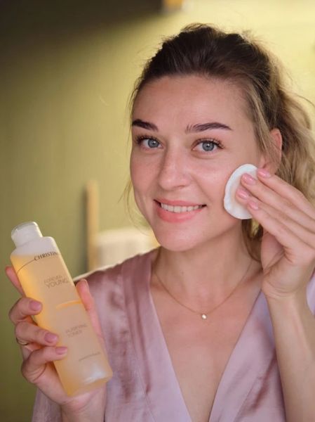 Очищающий тоник Кристина Christina Forever Young Purifying Toner pH 9,0&ndash;10,5 300 мл &mdash; глубокое очищение, выравнивание тона и подготовка кожи к уходу CHR389 фото
