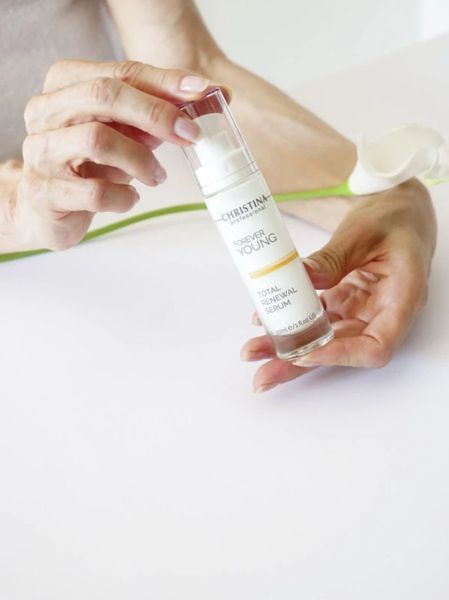 Омолоджувальна сироватка &laquo;Тоталь&raquo; Крістіна Christina Forever Young Total Renewal Serum 30 мл &mdash; клітинне оновлення, розгладження зморшок та потужний ліфтинг-ефект CHR209 фото