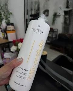 Шампунь Envie Milk Protein Luxury 1000 мл для кучерявого сухого волосся з молочними протеїнами з кислим ph Енві Мілк Протеїн 1252175 фото