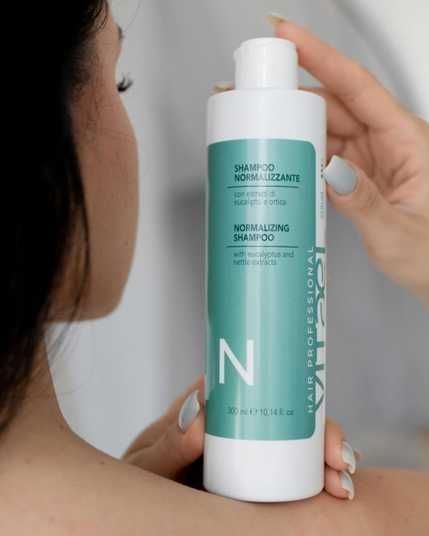 Нормализующий шампунь для жирной кожи головы Vitael Normalizing Shampoo 300 мл Витаель себорегуляция, длительная свежесть и восстановление баланса прикорневой зоны VTL0018 фото