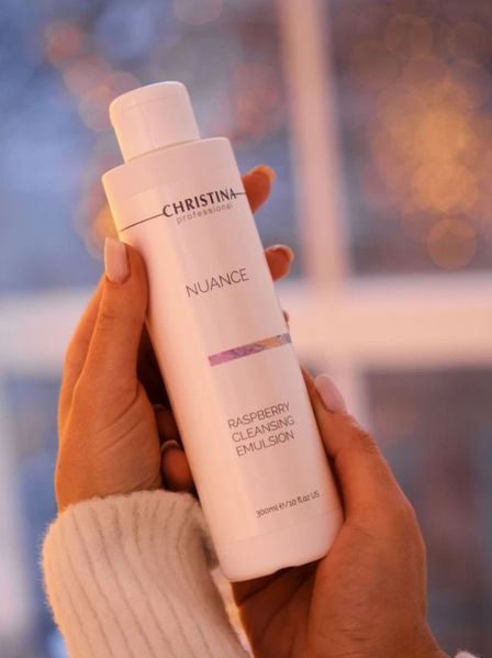 Очищающая эмульсия с экстрактом малины Кристина Christina Nuance Raspberry Cleansing Emulsion 300 мл для мягкого очищения и освежения кожи CHR856 фото