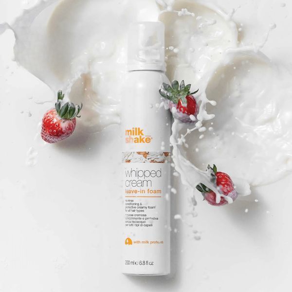 Зволожуюча незмивна крем-пінка Milk_Shake Whipped Cream Leave-in Foam 200 мл для сухого ламкого волосся 1257045 фото